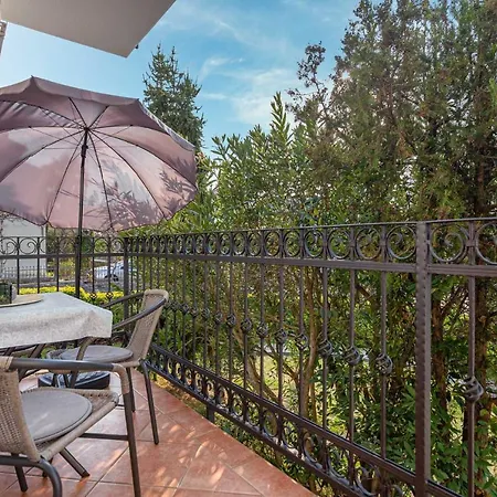 Soper - Location 300 M From The Sea Porec