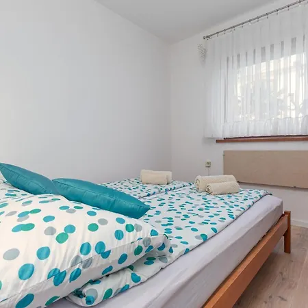 Soper - Location 300 M From The Sea Porec